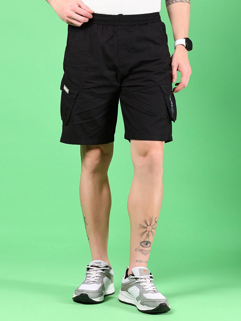men solid mid rise regular fit cargo shorts - 21923445 - Standard Image - 2