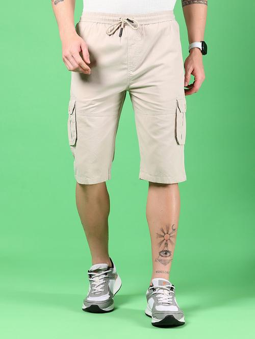 men beige solid mid rise cargo three - fourth - 21923598 -  Standard Image - 0