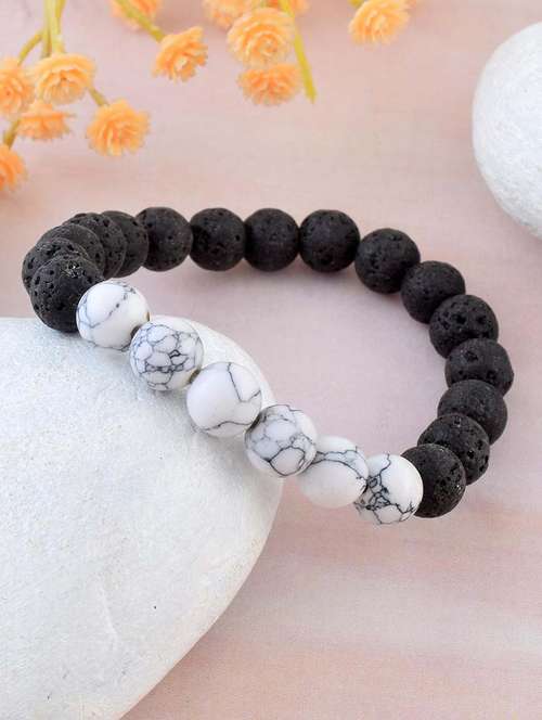 women black beaded bracelet - 21923884 -  Standard Image - 0