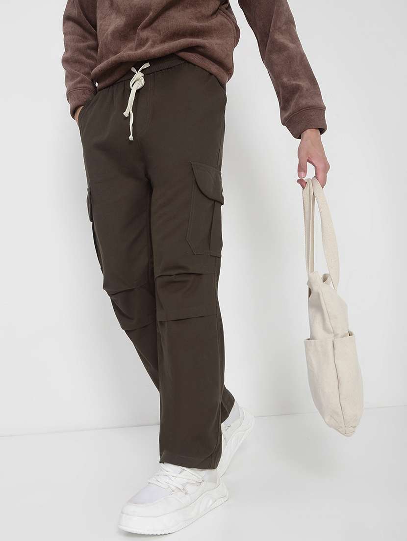 men brown solid mid rise regular fit cargo