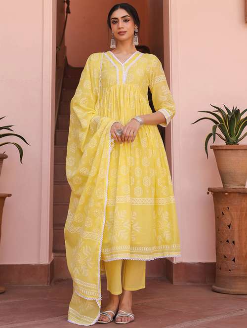 women three quarter sleeve anarkali kurta pant with dupatta set - 21925665 - Standard Image - 0