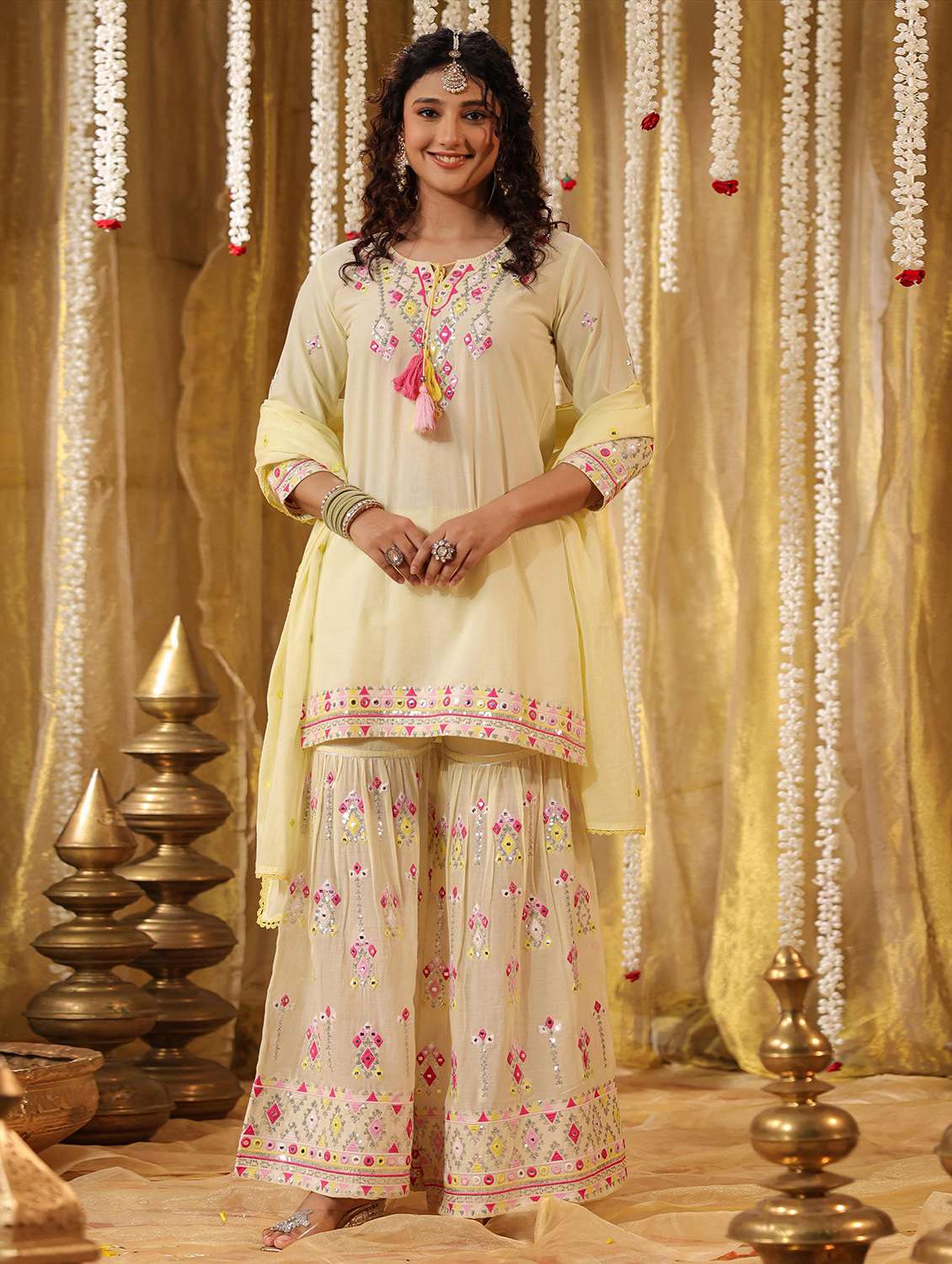 women three quarter sleeve kurta sharara with dupatta set