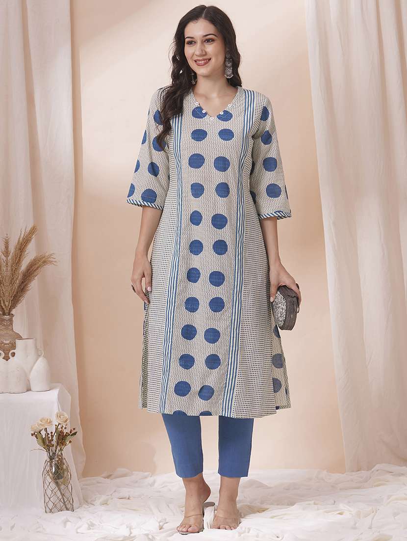 women three quarter sleeve a-line kurta - 21925778 - Zoom Image - 0