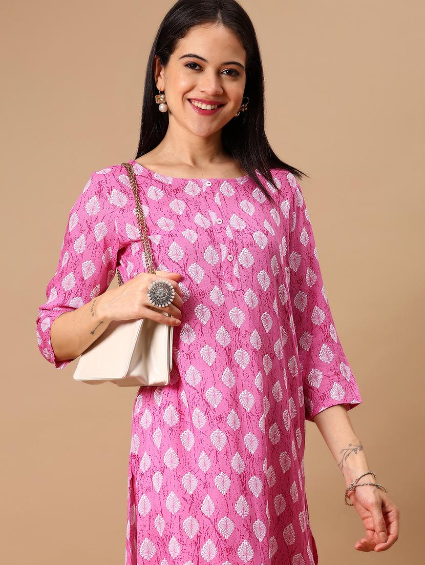 women three quarter sleeve straight kurta - 21926074 -  Zoom Image - 0