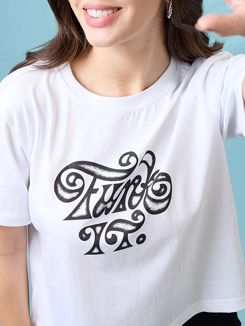 women white graphic print round neck short sleeves oversized t shirt - 21926770 -  Standard Image - 2