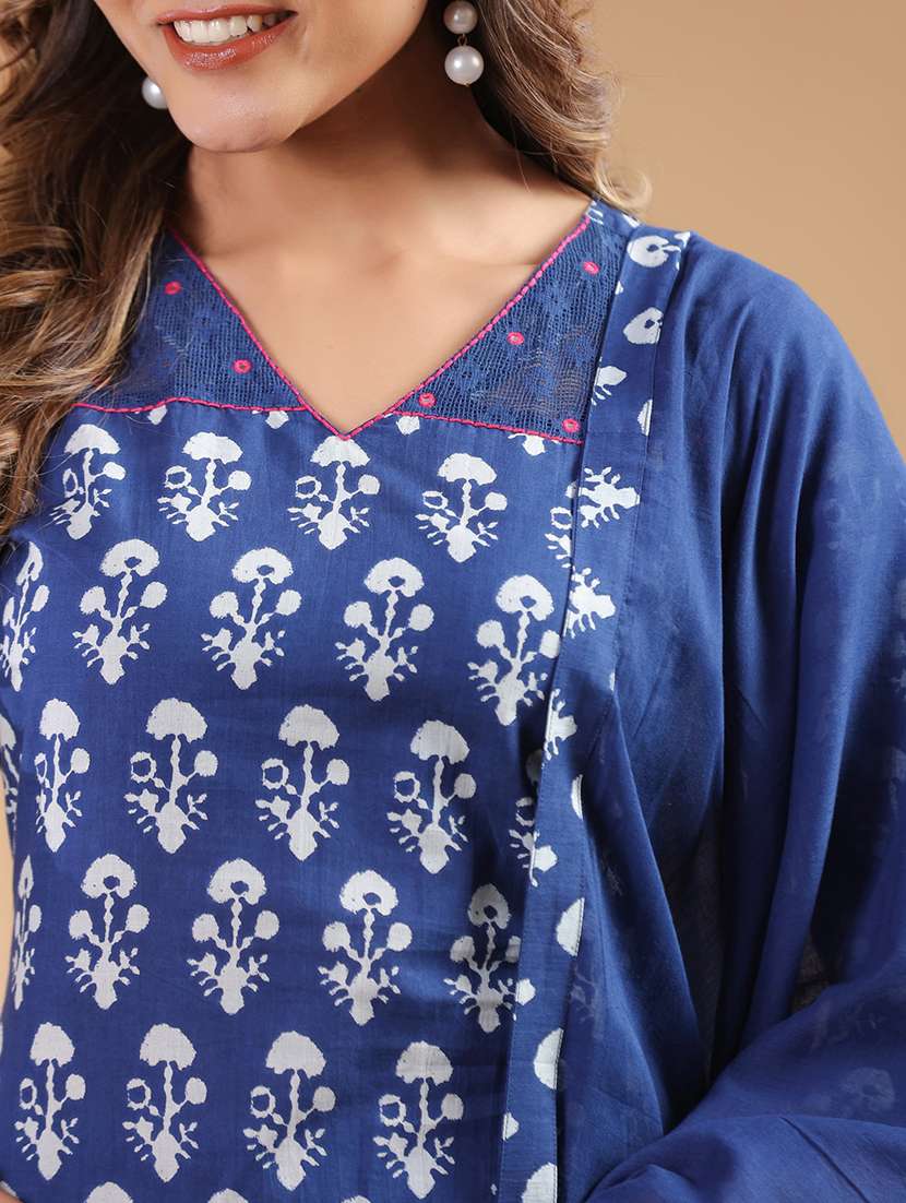women three quarter sleeve kurta pant with dupatta set - 21926827 - Standard Image - 2