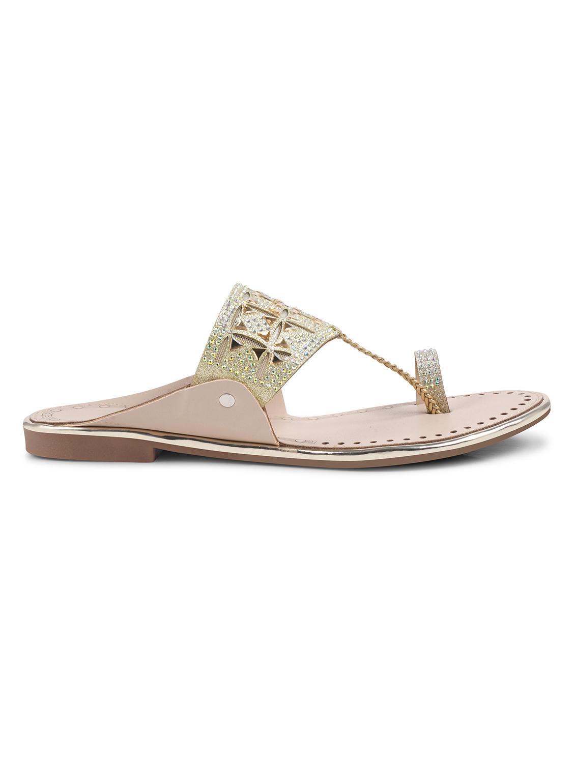 women embellished one toe kolhapuri - 21930404 - Standard Image - 2