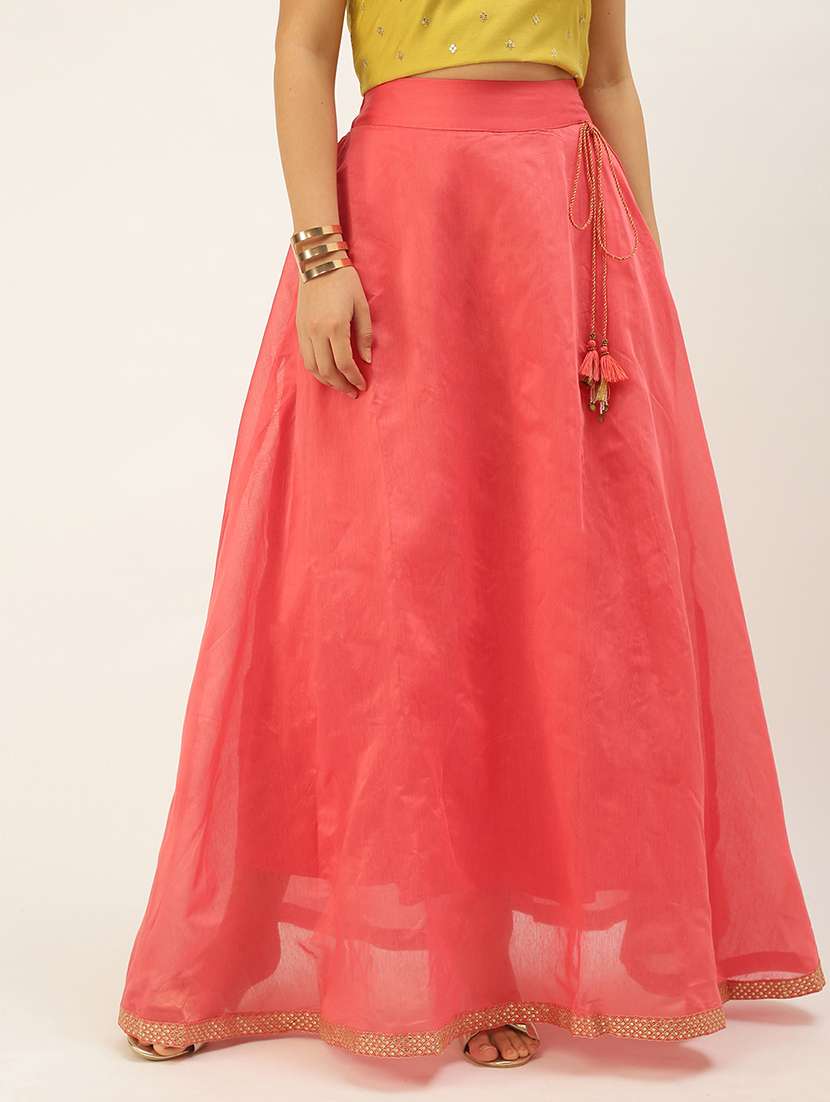 women solid mid rise flared skirt