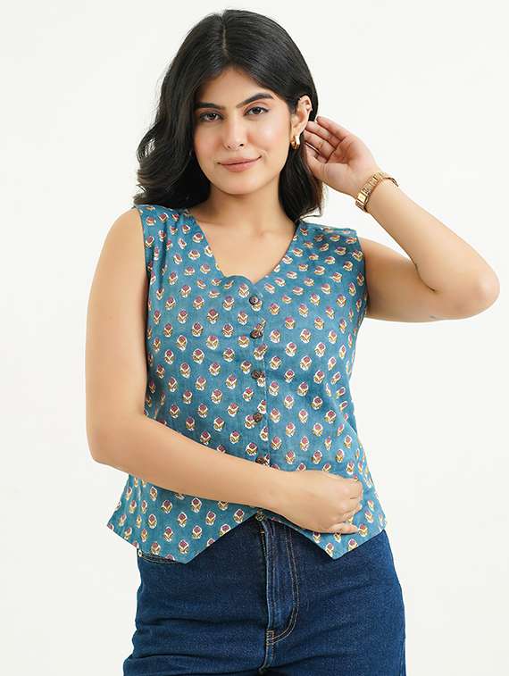 women floral printed sleeveless regular fit top