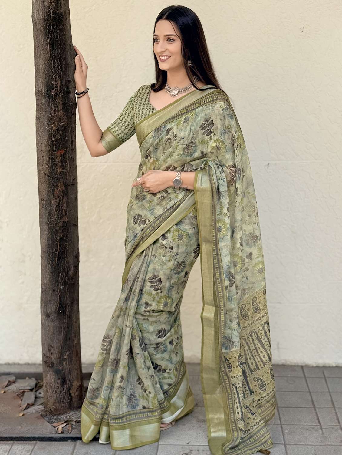 women printed casual wear saree with blouse