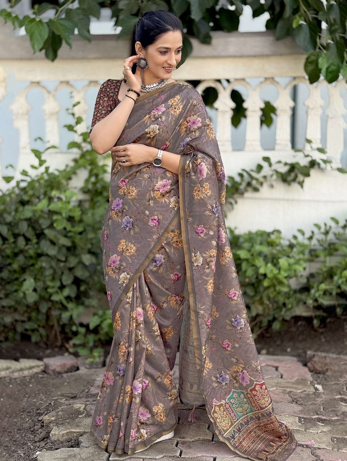 women printed casual wear saree with blouse