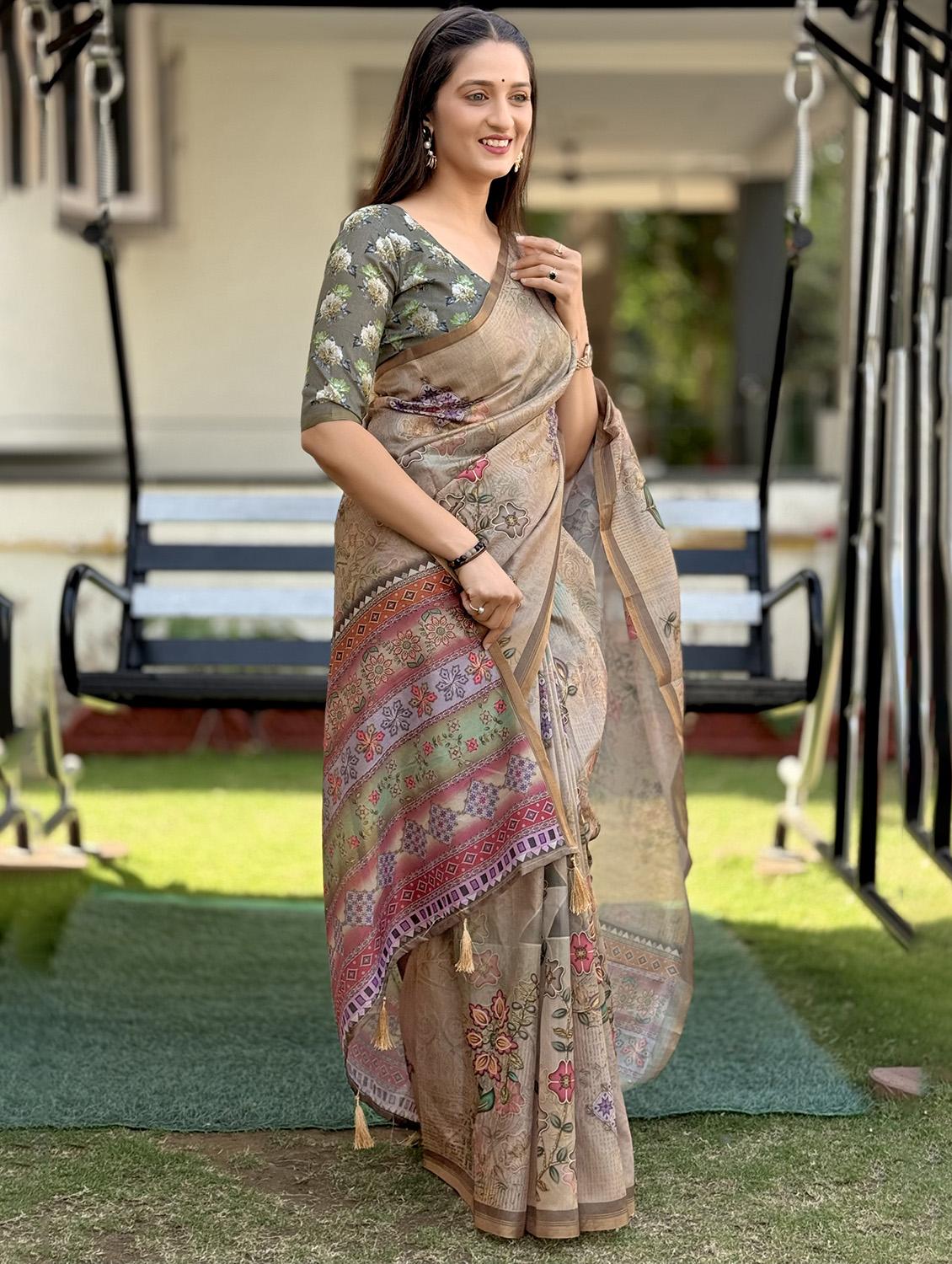 women printed casual wear saree with blouse - 21931234 - Standard Image - 2