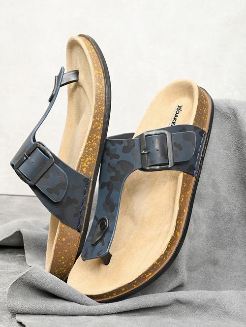 men printed toe separator sandal - 21931677 -  Standard Image - 0