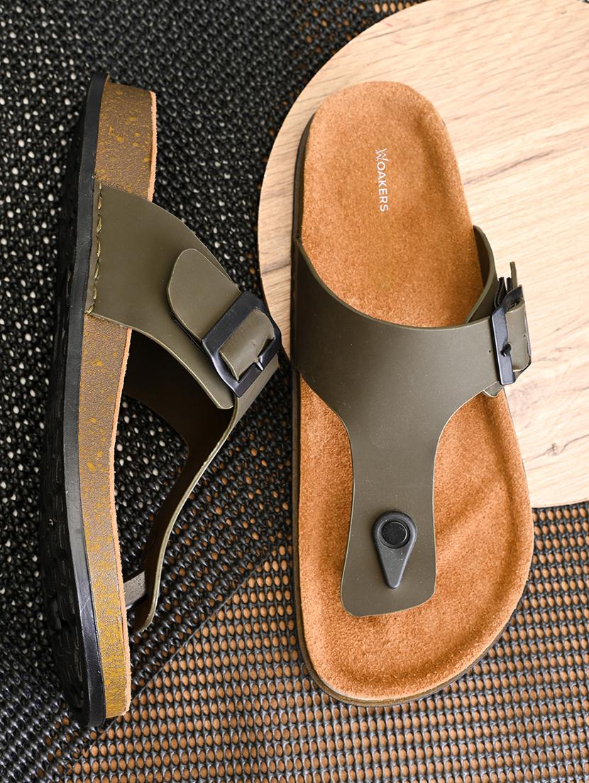 men solid toe separator sandal - 21931686 -  Zoom Image - 0