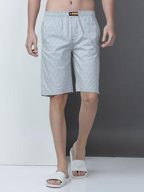 men printed mid rise regular fit shorts - 21932052 - Standard Image - 0
