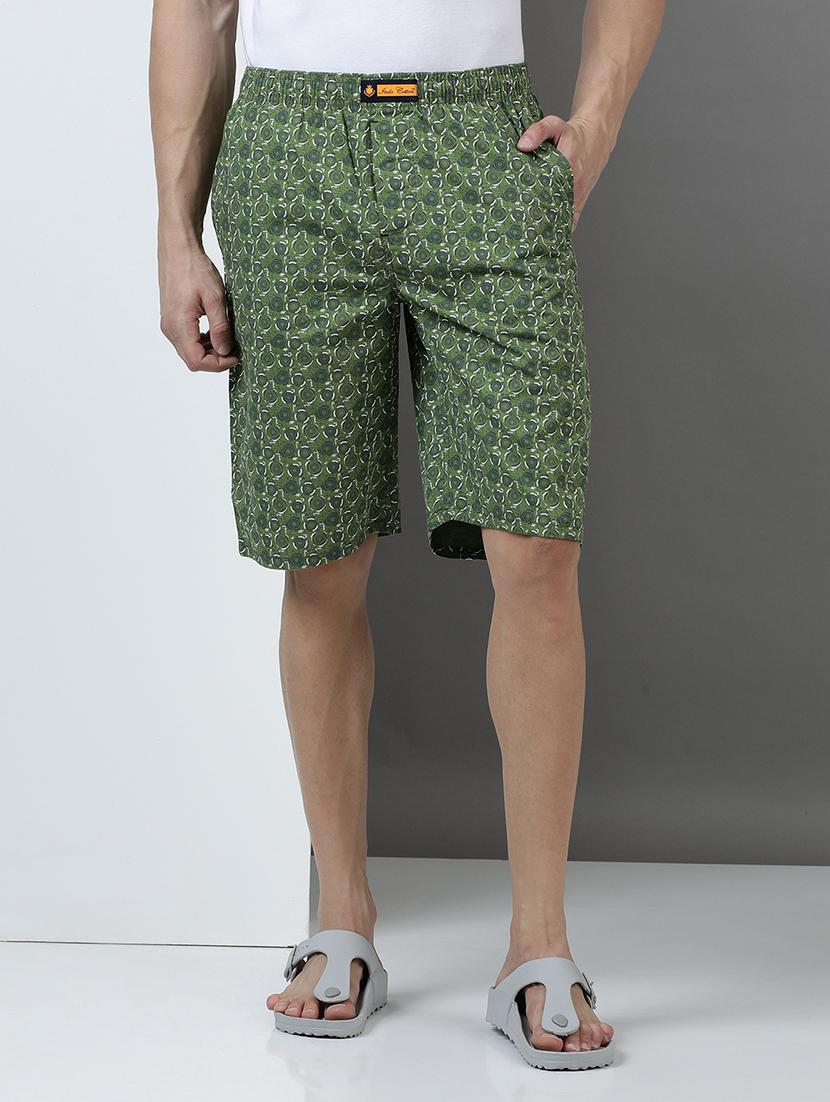 men printed mid rise regular fit shorts
