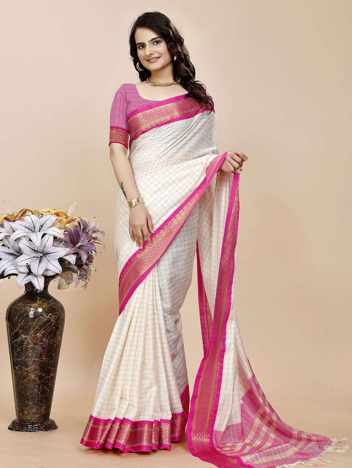women checkered bordered saree with blouse