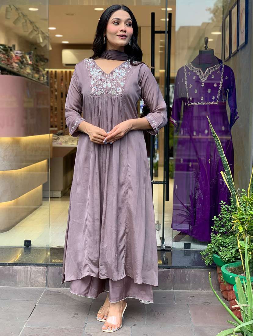women three quarter sleeve kurta palazzo with dupatta set - 21932482 - Standard Image - 2