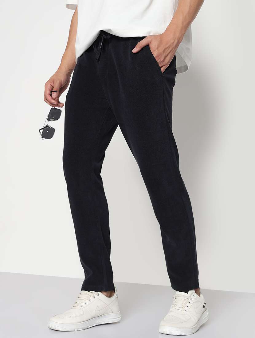 men black solid mid rise full length track pant