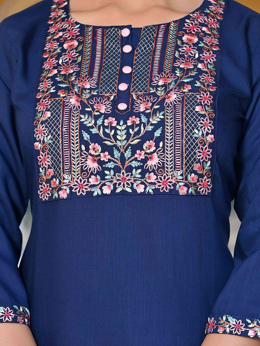 women three quarter sleeve straight kurta - 21933990 -  Standard Image - 2