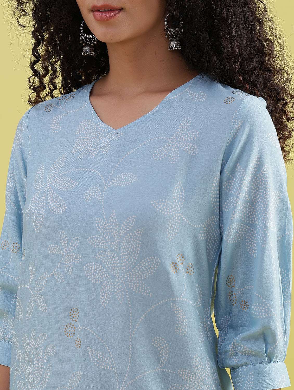 women floral printed three quarter sleeve straight kurta - 21934066 -  Standard Image - 2