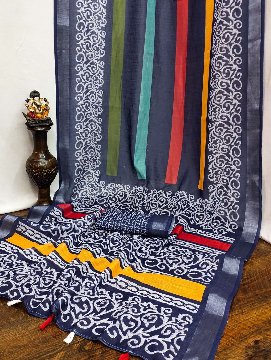 women printed casual wear saree with blouse - 21934993 -  Standard Image - 2