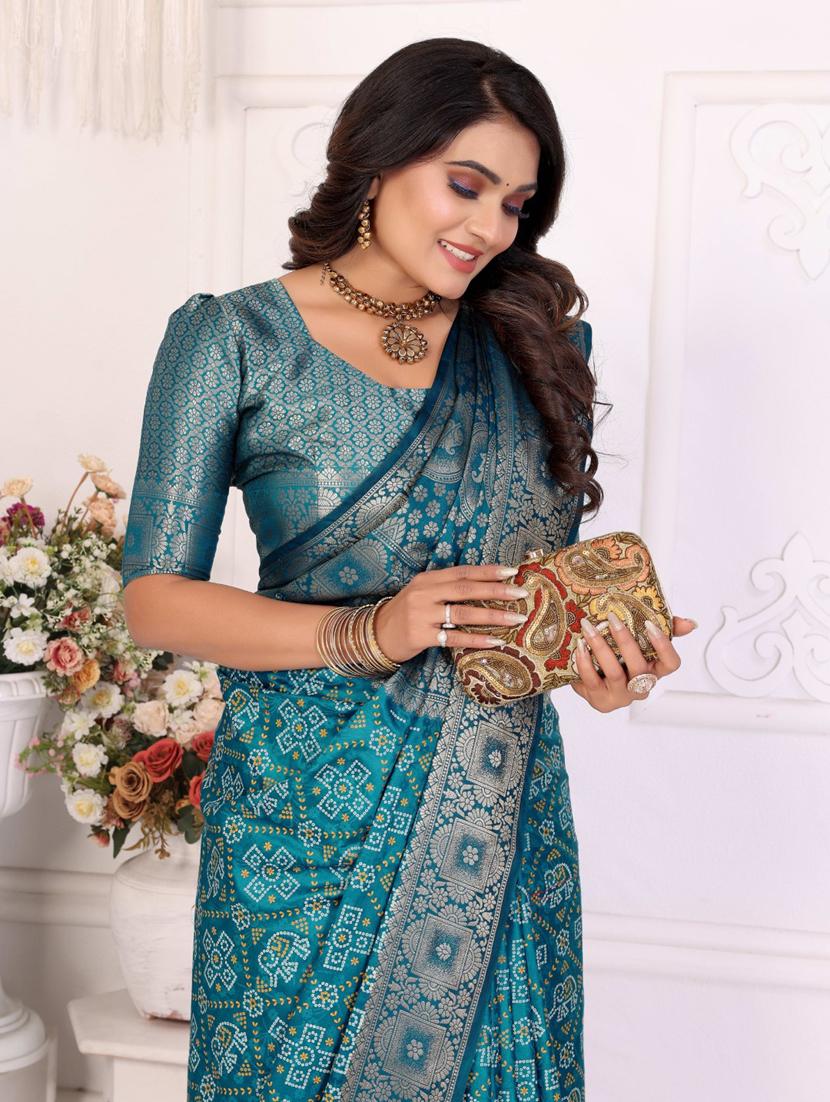 women bandhani bordered saree with blouse - 21935052 - Standard Image - 2