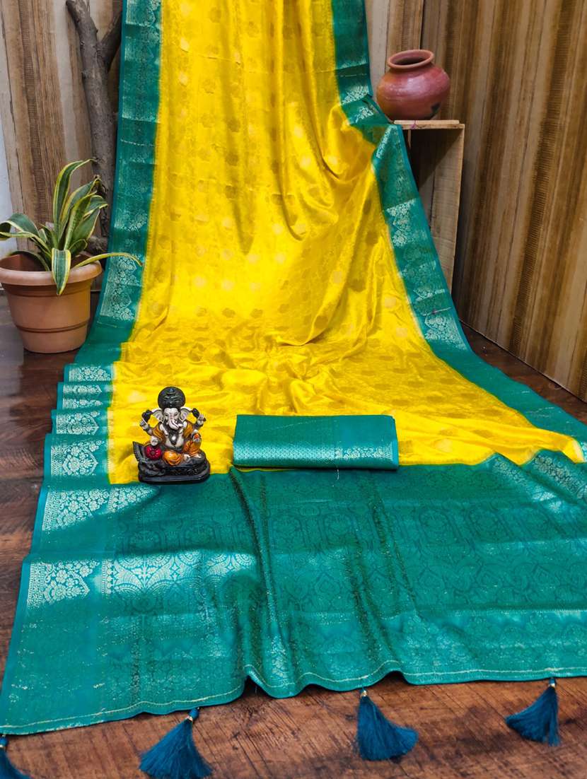 women self design bordered saree with blouse - 21935065 -  Standard Image - 2