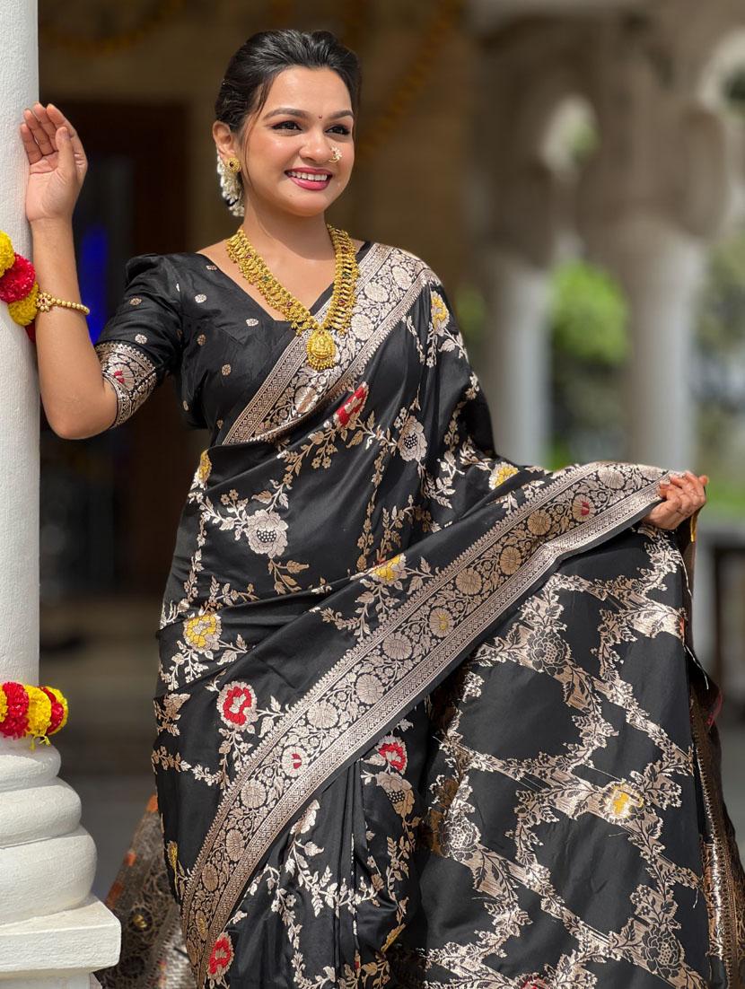 women self design banarasi saree with blouse - 21935131 - Standard Image - 2