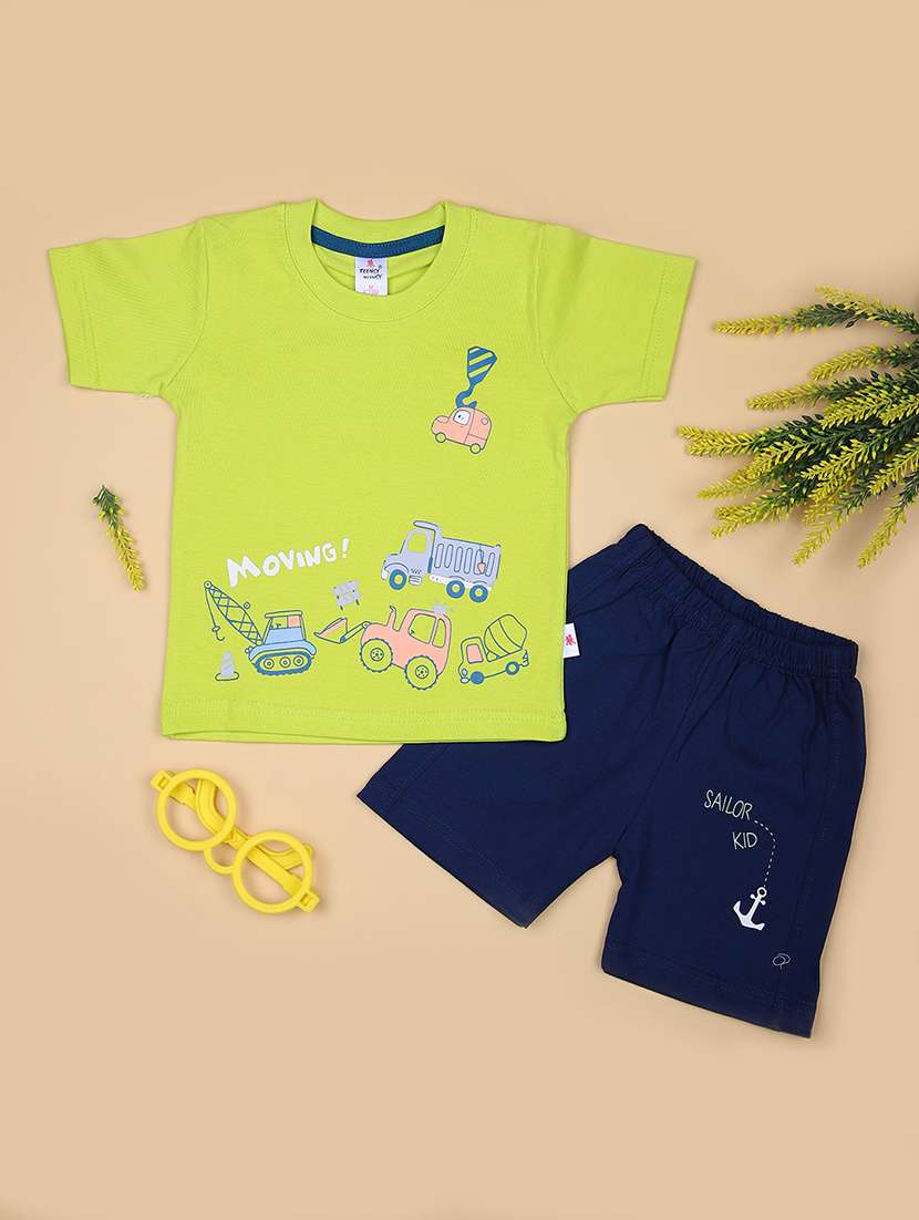 boys printed t-shirt & shorts twin set