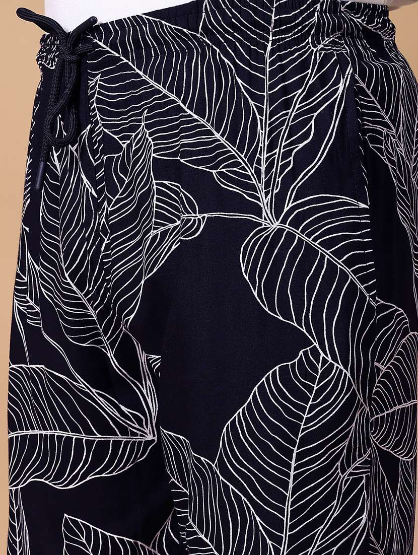 men navy blue printed mid rise short - 21936806 -  Standard Image - 2