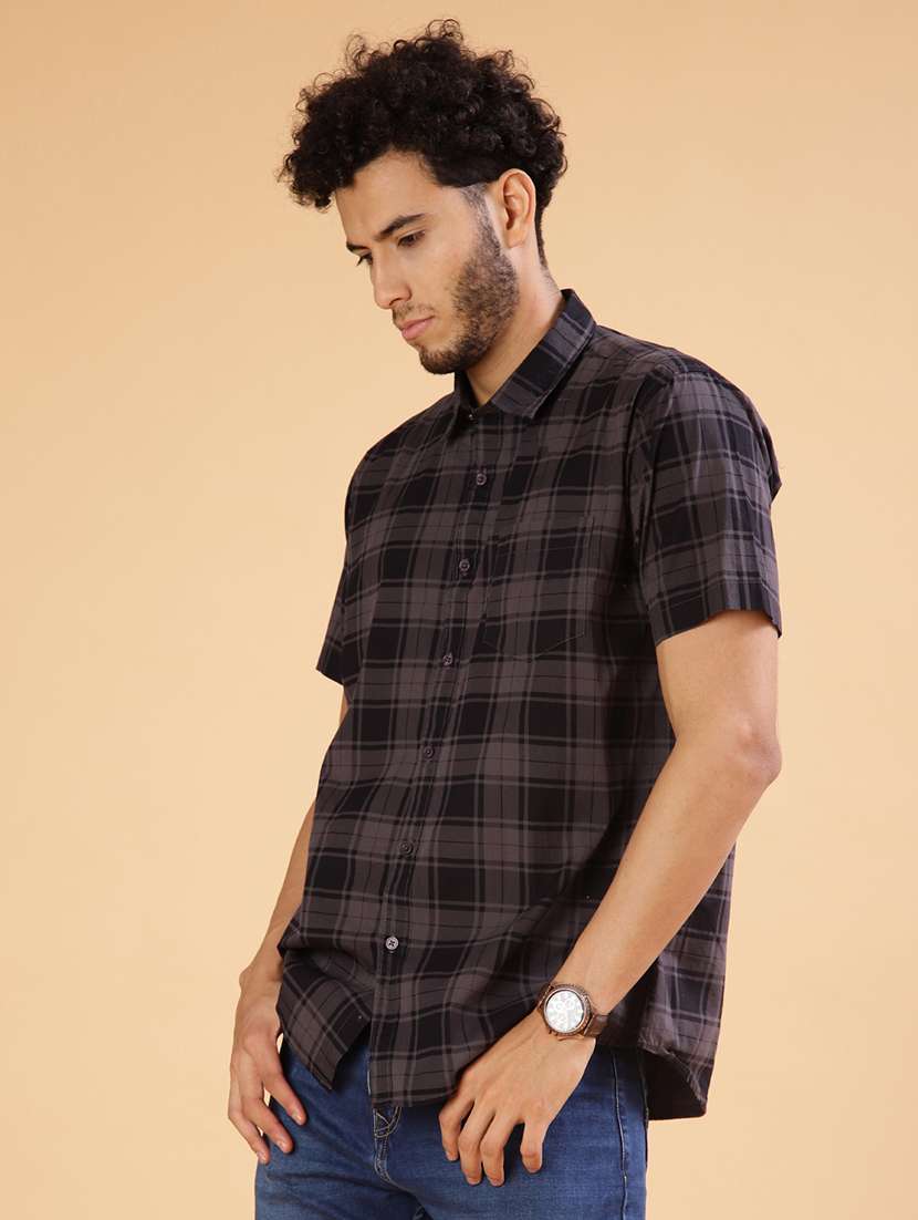 men checkered collared short sleeve shirt - 21938569 -  Standard Image - 2