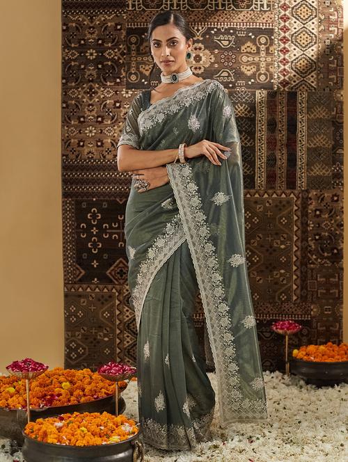 women solid with work embroidered saree with blouse - 21939163 - Standard Image - 0