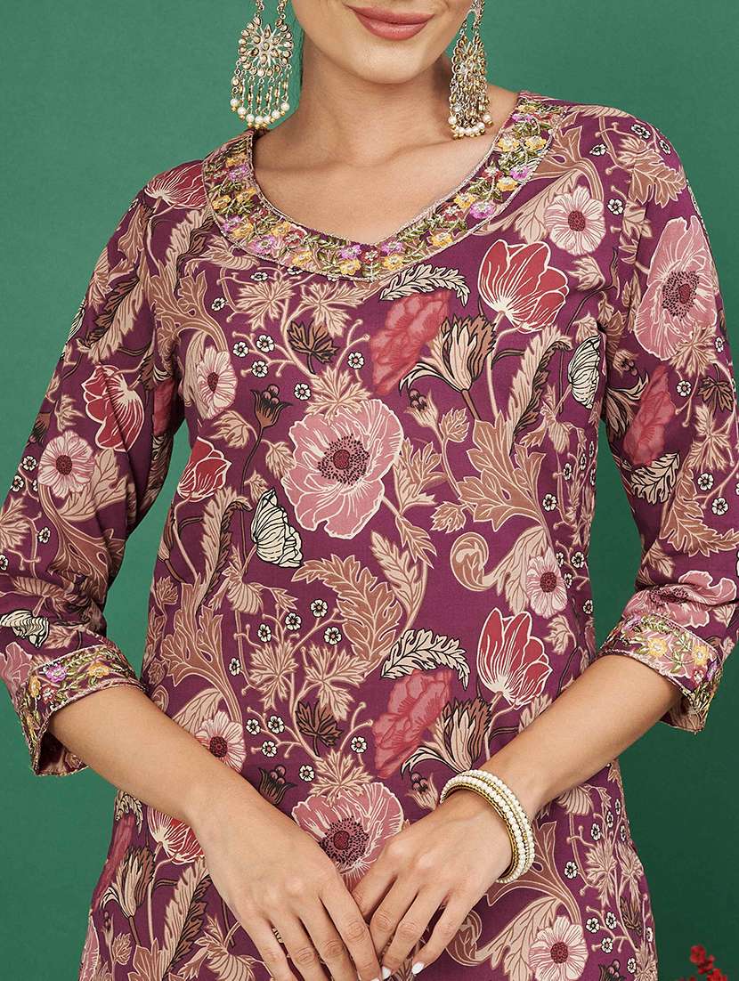 women three quarter sleeve straight kurta - 21939241 - Standard Image - 2