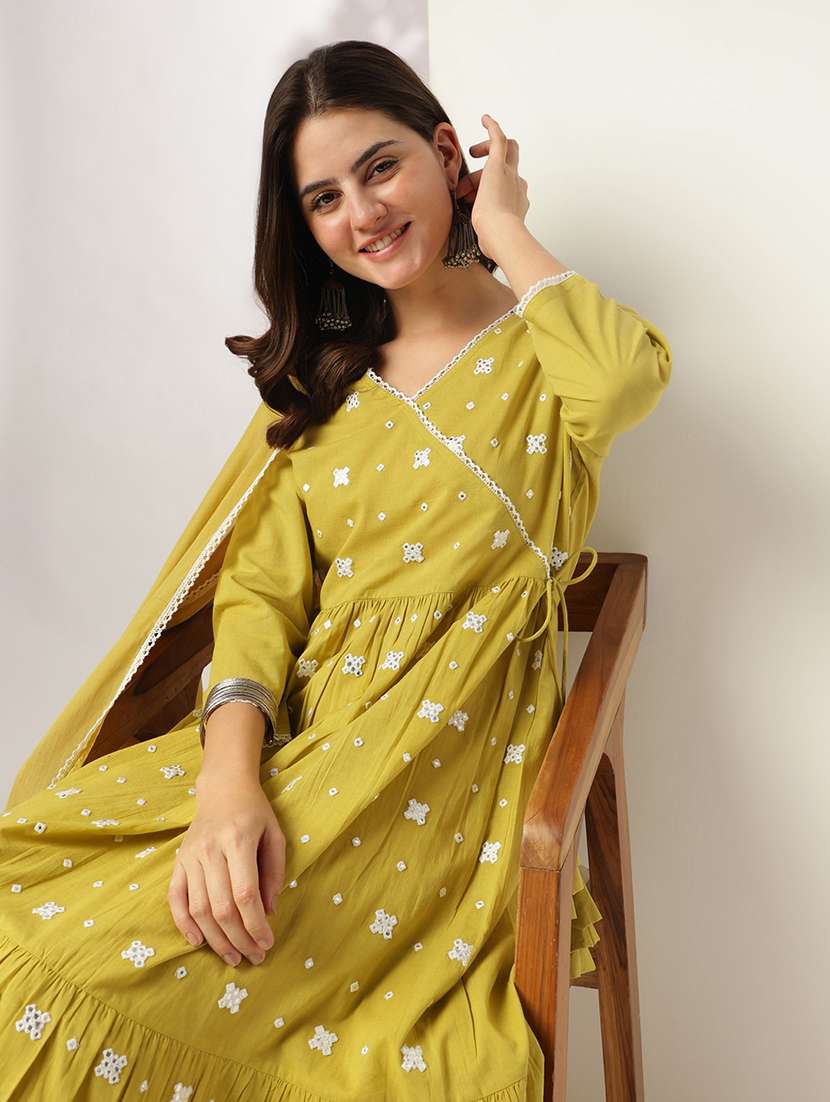 women three quarter sleeve kurta pant set - 21939372 -  Standard Image - 2