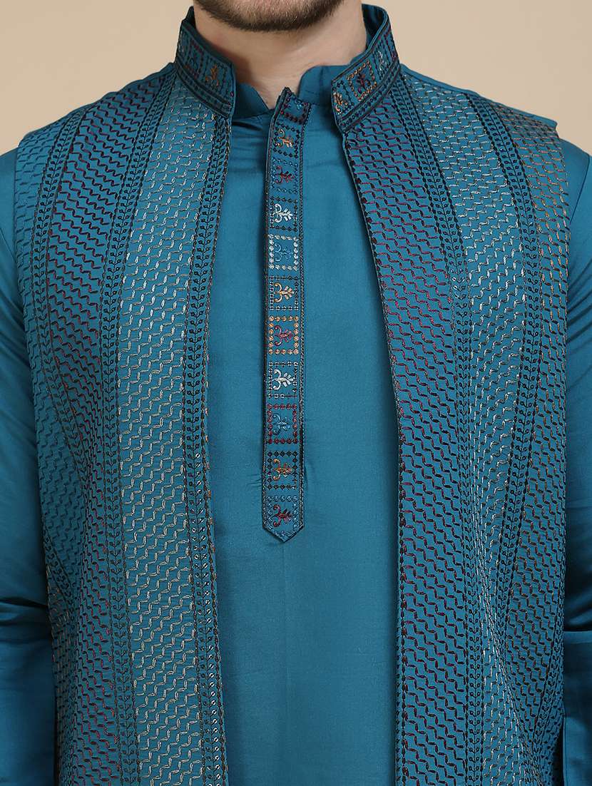 men mandarin neck kurta pyjama with jacket ethnic wear set - 21939517 - Standard Image - 2