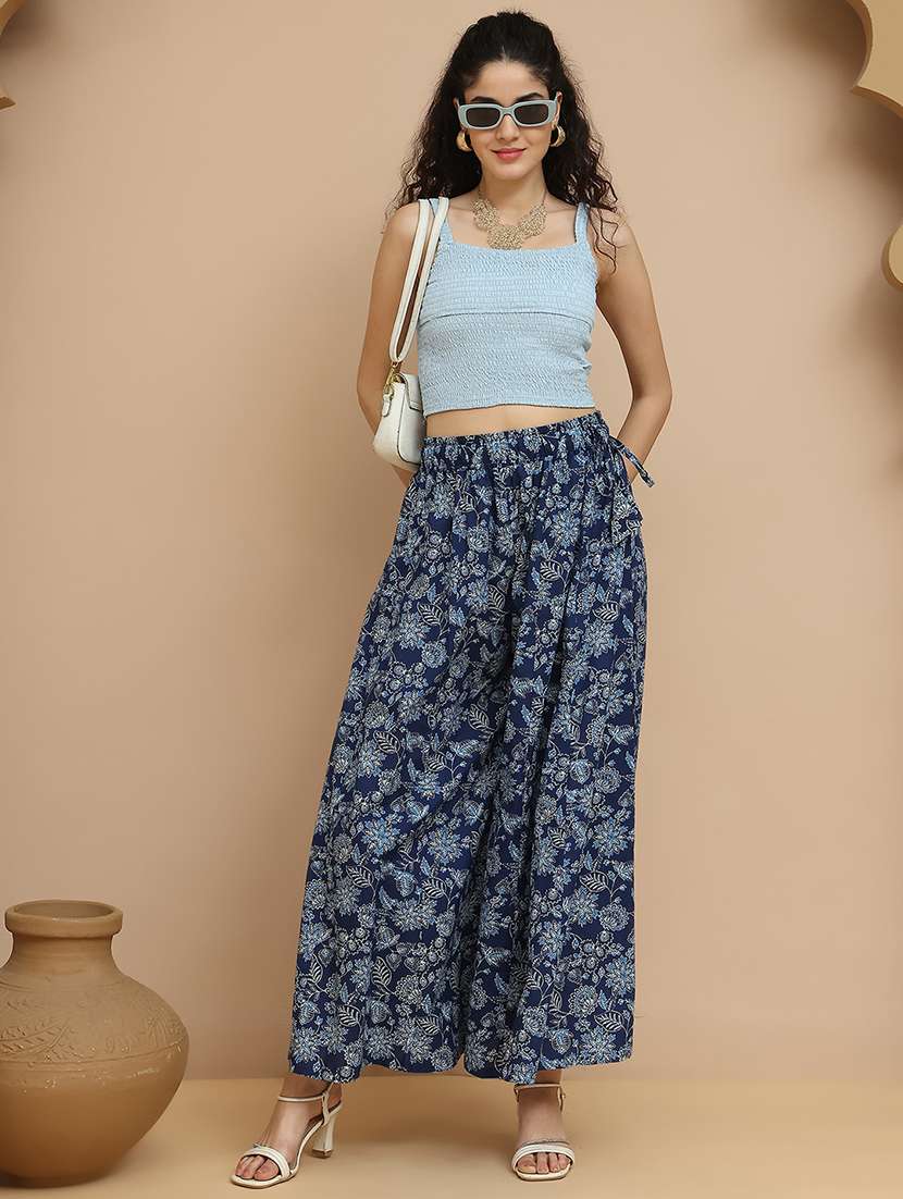 Women Printed Mid Rise Flared Palazzo