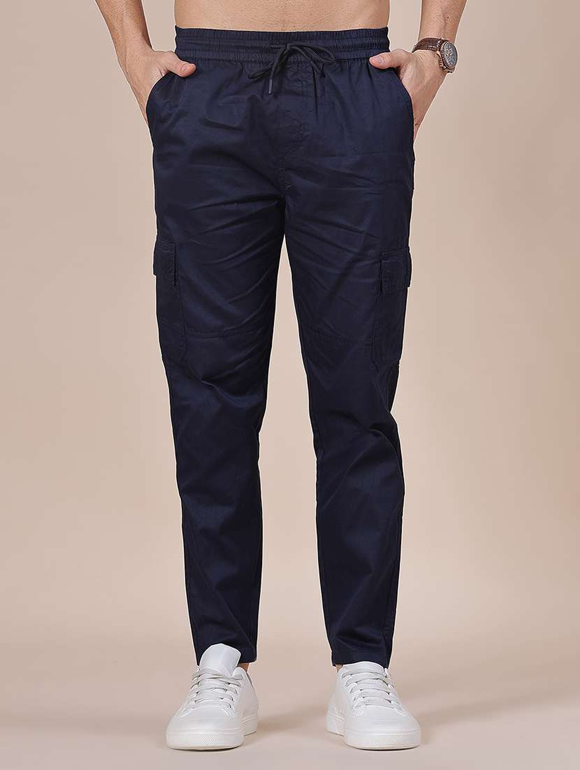 men solid mid rise regular fit cargo