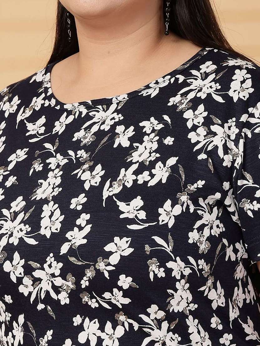 women plus size printed short sleeve t-shirt - 21940827 -  Standard Image - 2