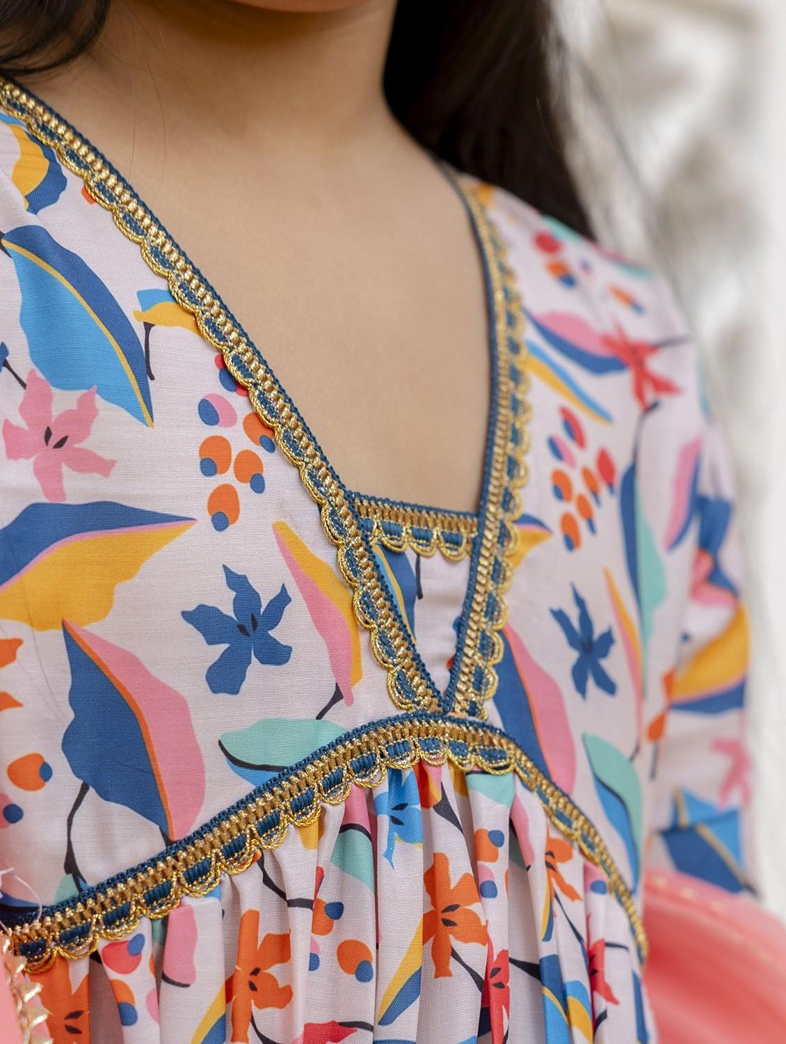 women printed kurta sharara with dupatta set - 21940999 - Standard Image - 2