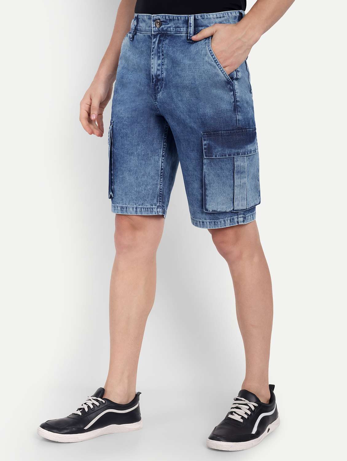 men washed mid rise regular fit denim cargo short