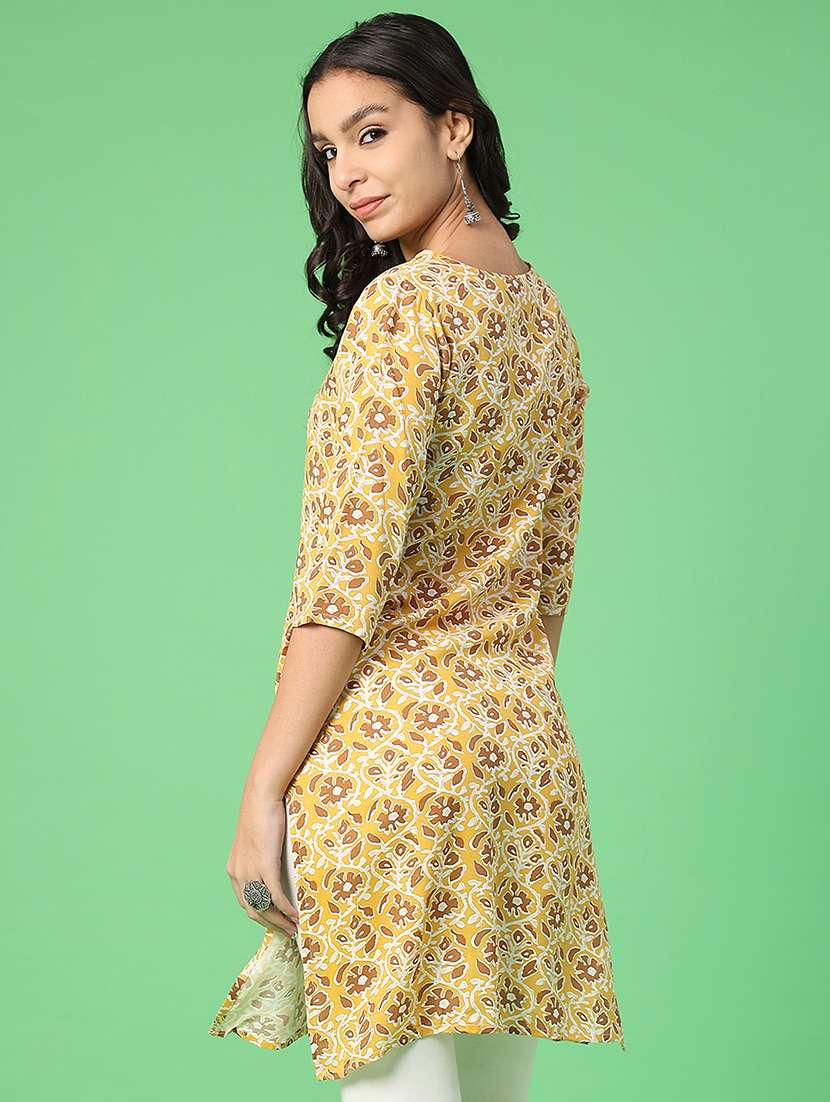 women three quarter sleeve straight kurta - 21941143 -  Standard Image - 2