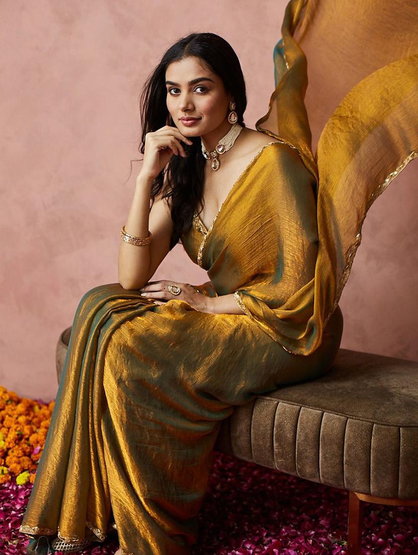 women solid with bordered embellished saree with blouse - 21941339 - Standard Image - 2