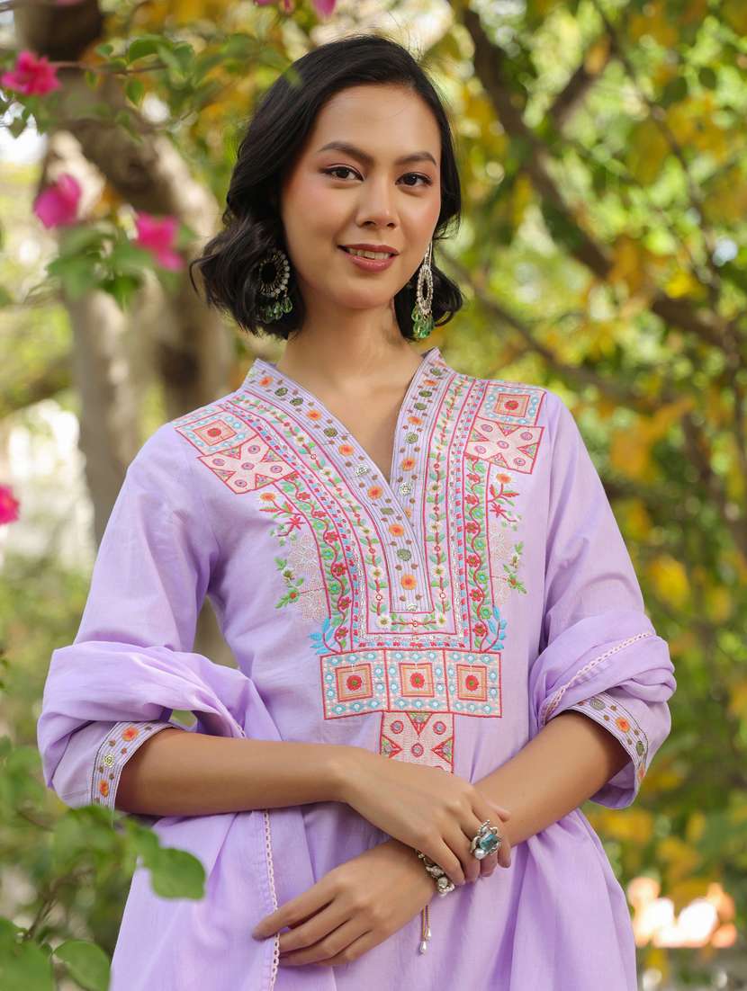 women three quarter sleeve kurta pant with dupatta set - 21941542 - Standard Image - 2