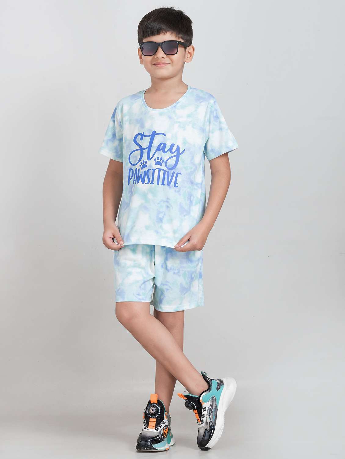 boys printed t-shirt & shorts co-ords set