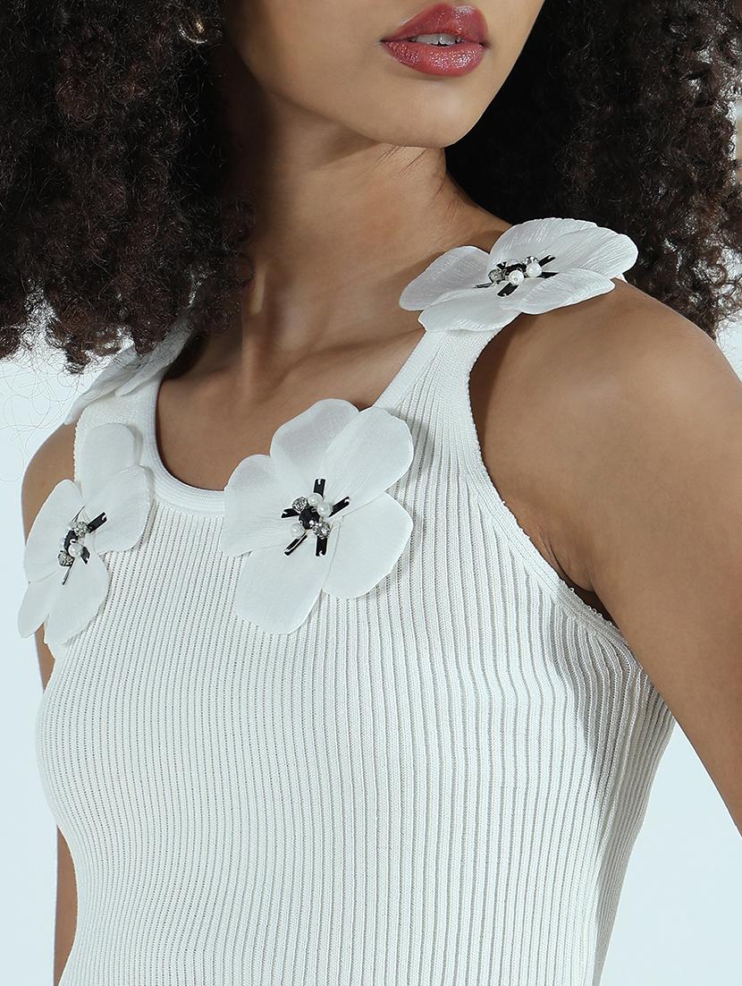 women white solid sleeveless crop top - 21941905 - Standard Image - 2