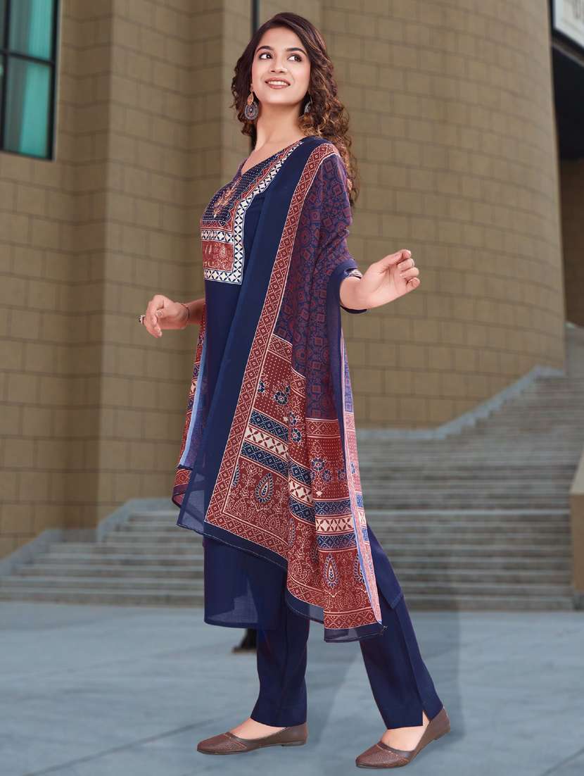 women three quarter sleeve kurta pant with dupatta set - 21942035 - Standard Image - 2