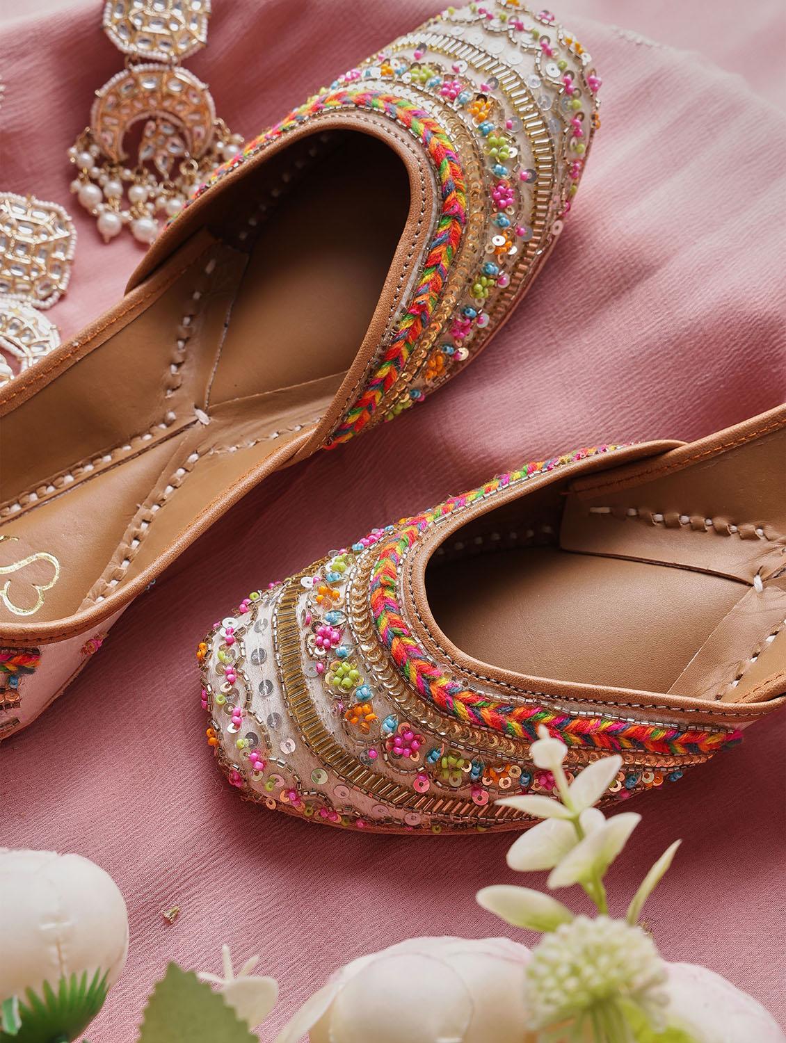 women embroidered slip on juttis - 21943230 -  Zoom Image - 0