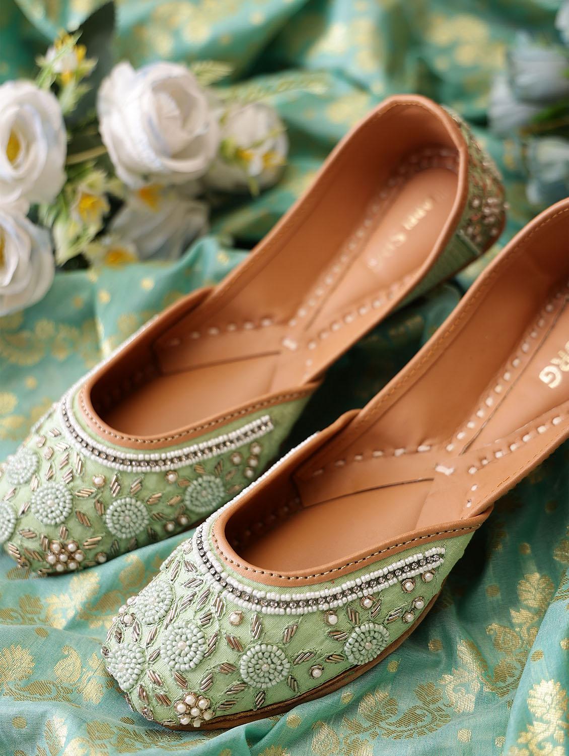 women embroidered slip on juttis - 21943238 -  Zoom Image - 0
