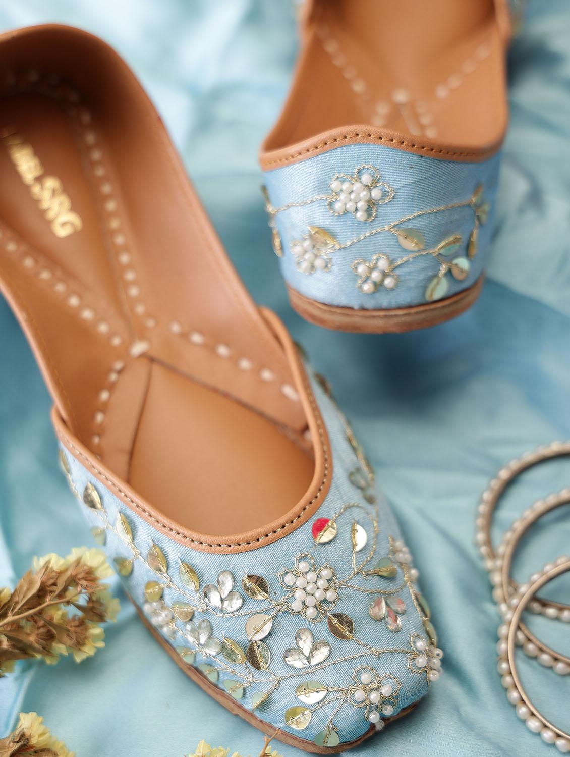 women embroidered slip on juttis - 21943240 -  Zoom Image - 0